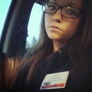 Meet your Posher, Olivia